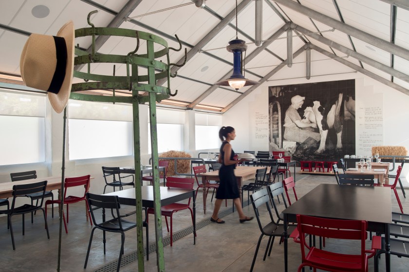 Ferme BabylonStoren. Babel restaurant new cowshed section - copie.jpg