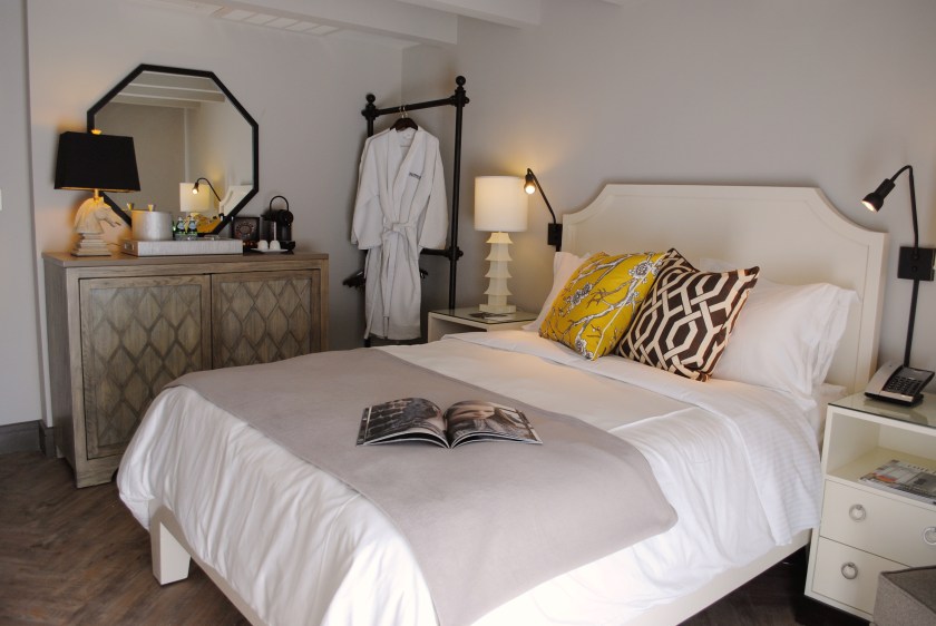 Hollywood Hotel --.jpg