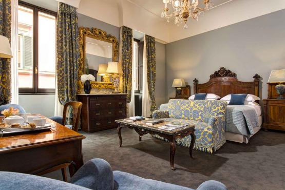 Luxury-hotel-in-central-Rome-Starhotels-Hotel-d-Inghilterra-Roma-Junior-Suite-1.d0705a7d05e6d60df17d026d38effead